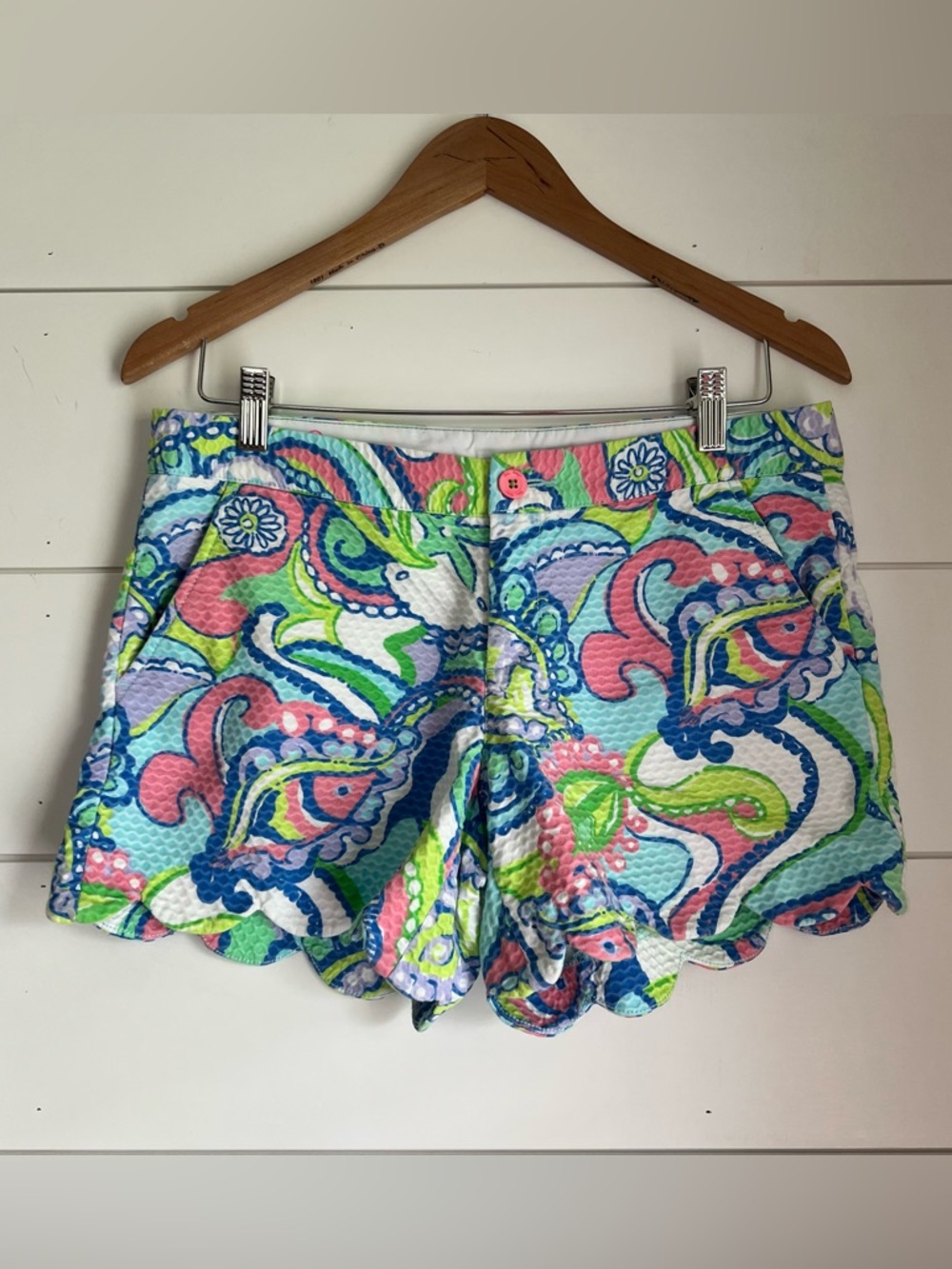 Lilly Pulitzer Women's Buttercup Shorts With Scalloped Hem, Size 4